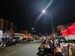 PARKIRAN-Sejumlah-kendaraan-parkir-di-Jl-Nani-Wartabone-eks-Jl-Panjaitan-Kota-Gorontalo.jpg