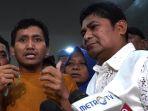 Pegi-Setiawan-didampingi-orang-tuanya-Kartini-dan-Rudi-Irawan-serta-kuasa-hukumnya.jpg