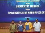 Penandatanganan-MoU-di-UT.jpg