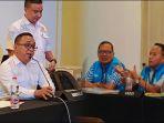 Potret-Ketua-Bawaslu-Kota-Gorontalo-kiri-beradu-argumen.jpg