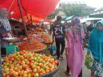 Potret-komoditi-cabai-tomat-dan-bawang-merah-di-Pasar-Kamis-Desa-Moluo.jpg