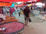 Potret-pedagang-cabai-tomat-dan-bawang-merah-di-Pasar-Minggu.jpg