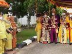 Prosesi-adat-melepas-Idris-Rahim.jpg