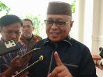 REVIU-KEMENKES-Bupati-Gorontalo-Sofyan-Puhi-saat-diwawancarai-TribunGorontalocom.jpg