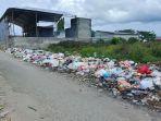 TUMPUKAN-SAMPAH-Tumpukan-sampah-di-Jalan-Sawit-Kota-Gorontalo.jpg