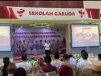 WAMEN-DI-GORONTALO-Wamen-Veronica-Tan-saat-berbicara-di-depan-sekolah-garuda-Gorontalo.jpg