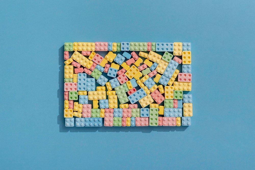 Ilustrasi brick block untuk bermain anak