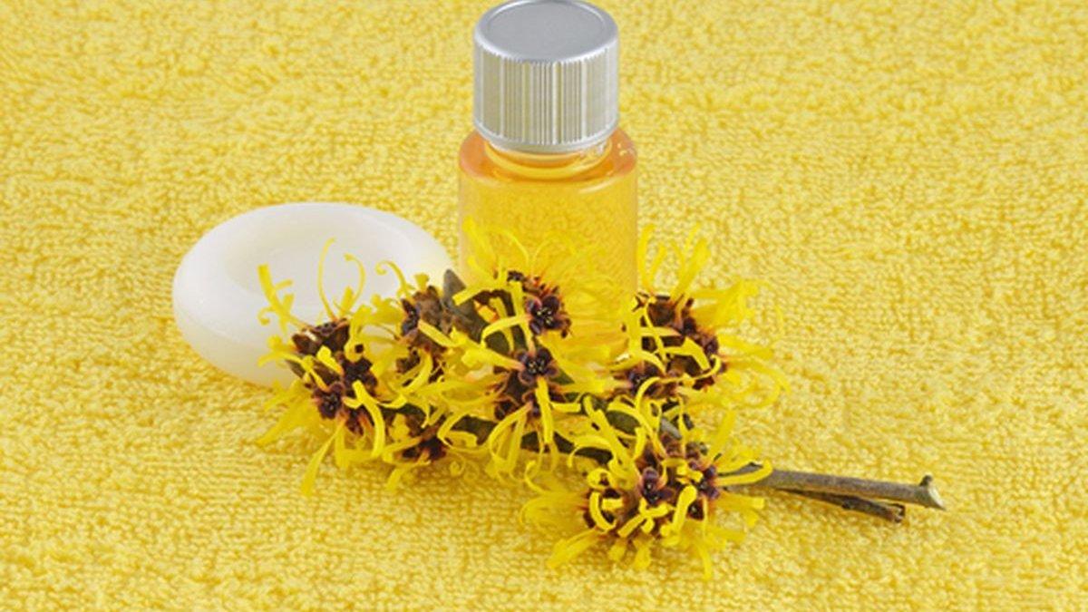 ilustrasi Toner dari Witch Hazel