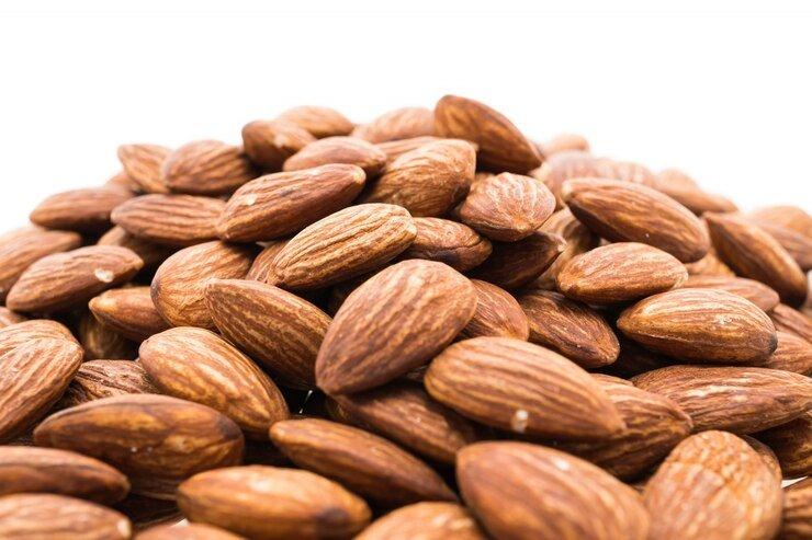 ilustrasi kacang almond yang bagus untuk kesehatan