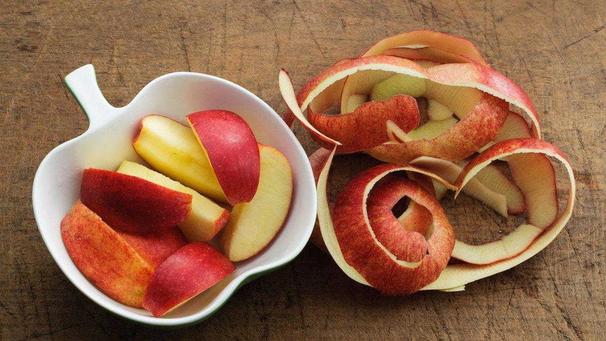 Cara Terbaik Makan Apel, Baiknya Dikupas atau Dimakan dengan Kulitnya?