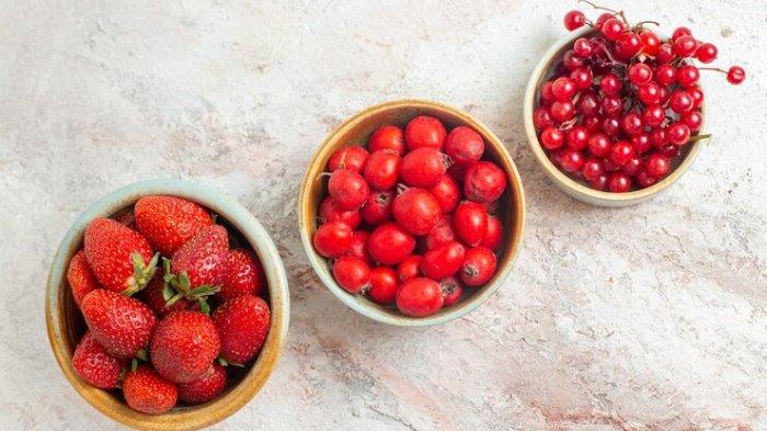 8 Buah Merah yang Bagus untuk Tingkatkan Kesehatan Jantung