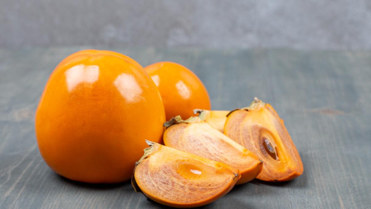 Ilustrasi buah kesemek, makanan tinggi serat yang dapat menyeimbangkan gula darah