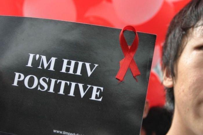 Dok, Katanya Penderita HIV/AIDS Harus Rutin Minum ARV dan Cek CD4 Ya?