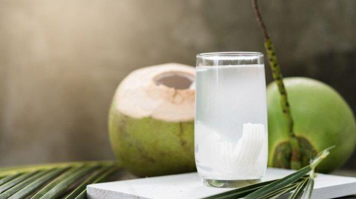 Ilustrasi air kelapa, berikut cara mengonsumsi air kelapa untuk mengelola kadar gula darah penderita diabetes