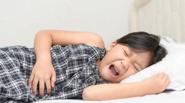 Ilustrasi anak yang mengalami sembelit, berikut ini cara mudah mencegah sembelit pada anak