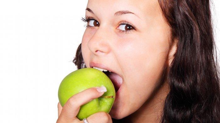 Ilustrasi diet hanya makan buah-buahan