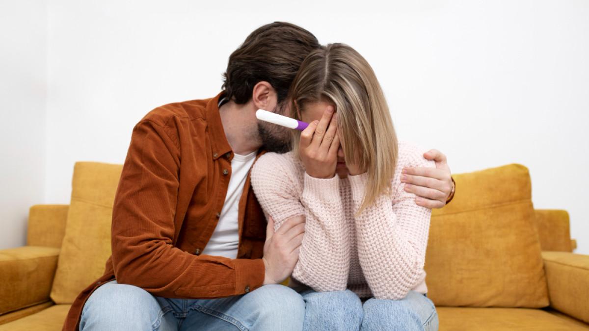 Ilustrasi pasangan suami istri yang belum mendapat kehamilan