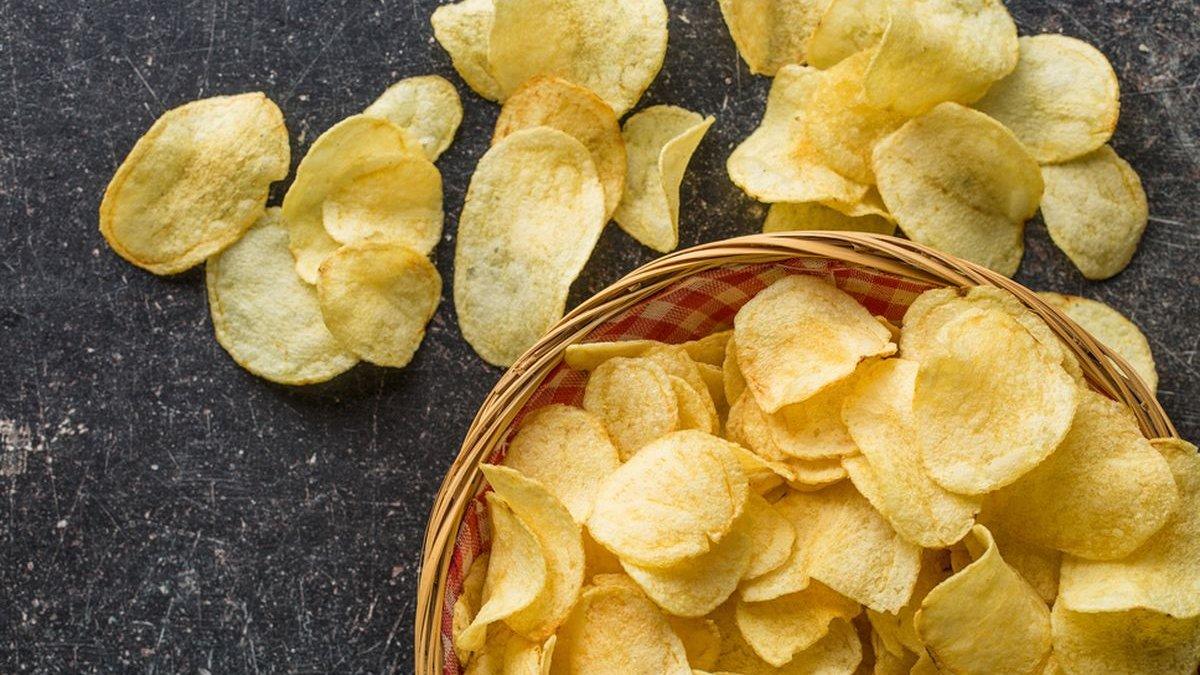 ilustrasi keripik, camilan tinggi gula yang harus dihindari penderita diabetes
