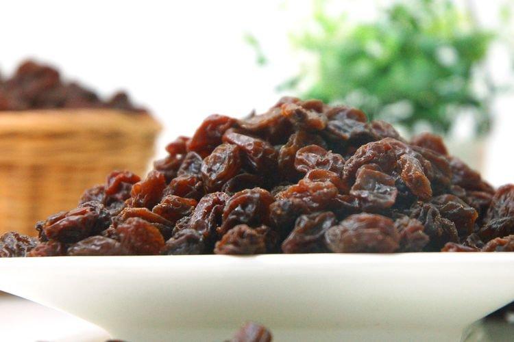 Ilustrasi kismis, camilan manis untuk ibu hamil yang tidak boleh dikonsumsi berlebihan