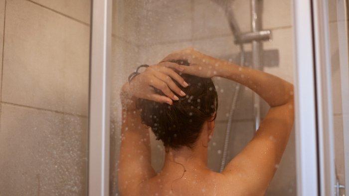 Ilustrasi - mani dengan air panas