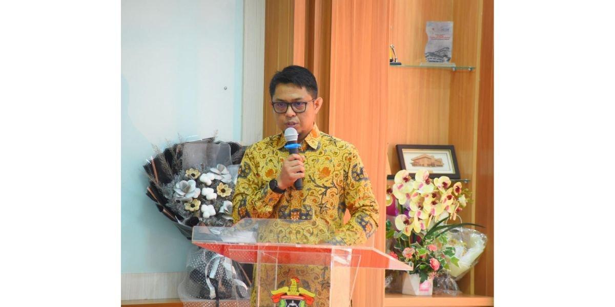 Dekan FKG Unhas, drg. Irfan Sugianto, memberikan sambutan kepada delegasi Universitas Okayama.