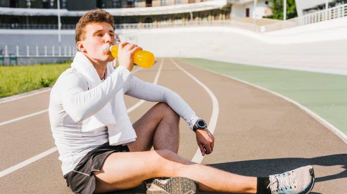 Ilustrasi seseorang yang jantungnya berdebar-debar saat berlari, berikut cara menurunkan detak jantung yang berdebar-debar saat berlari