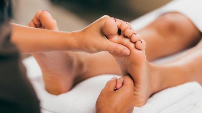 Apakah Sakit Asam Urat Boleh Dipijat? Simak Penjelasan Berikut Ini