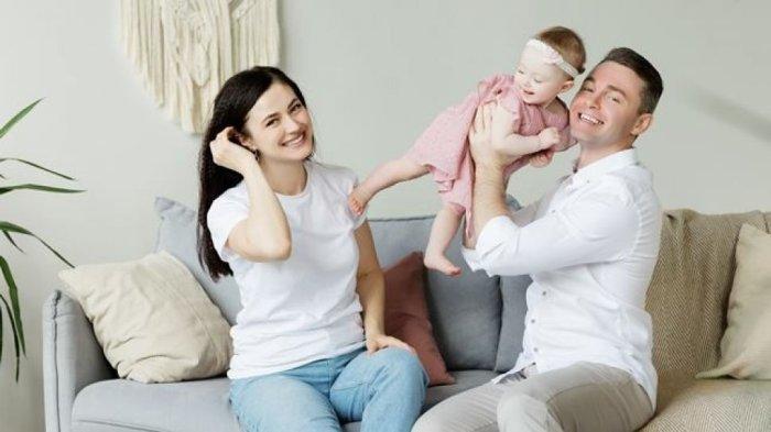 ilustrasi pola asuh minimalist parenting, berikut hal-hal yang harus diperhatikan orang tua