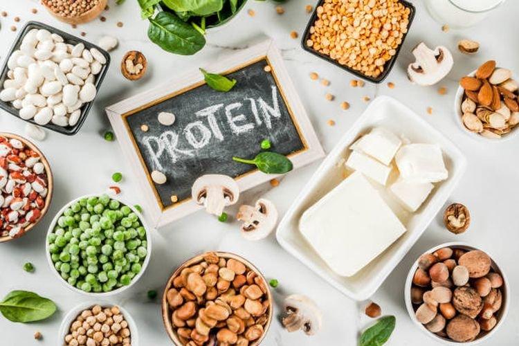 ilustrasi makanan tinggi protein, yang dapat membantu menambah tinggi badan anak