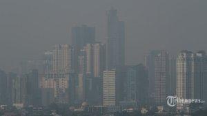 bangunan-terlihat-dalam-kabut-asap-akibat-polusi-udara.jpg
