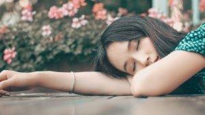 tidur-di-lantai-1.jpg