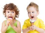 anak-makan-es-krim.jpg