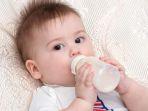 anak-minum-pada-botol-susu.jpg
