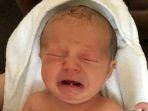 bayi-lahir-tumbuh-gigi.jpg