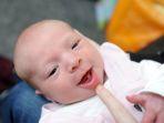 bayi-tumbuh-gigi-3.jpg