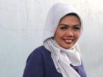 elly-sugigi-terlihat-menggunakan-hijab.jpg
