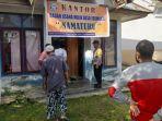 guru-sd-diusir-kepala-desa-2.jpg