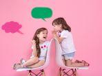 ilustrasi-anak-perempuan-bermain-roleplay.jpg