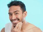 ilustrasi-kulit-wajah-pria-setelah-menggunakan-facial-wash-yang-mengandung-scrub.jpg