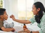 ilustrasi-membuat-anak-mudah-minum-obat.jpg