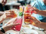 ilustrasi-minum-alkohol-ac.jpg
