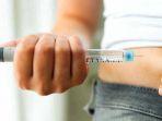ilustrasi-pemberian-insulin-pada-penderita-diabetes.jpg