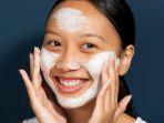 ilustrasi-penggunaan-facial-wash.jpg