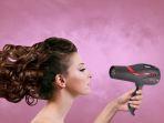 ilustrasi-penggunaan-hair-dryer-berdampak-buruk-pada-rambut.jpg