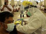ilustrasi-penyebaran-virus-corona-varian-delta-dan-omicron.jpg