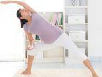ilustrasi-prenatal-yoga-yang-dilakukan-ibu-hamil-di-rumah.jpg