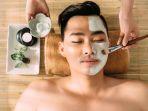 ilustrasi-pria-menggunakan-masker-agar-tampak-lebih-cerah.jpg