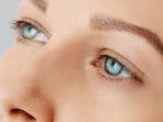 ilustrasi-seorang-wanita-menggunakan-softlens-begini-penjelasan.jpg