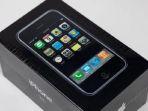 iphone-generasi-pertama-yang-masih-tersegal-dan-belum-dibuka-dari-tahun-2007.jpg