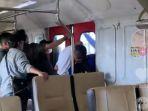 kepala-terjepit-pintu-kereta.jpg
